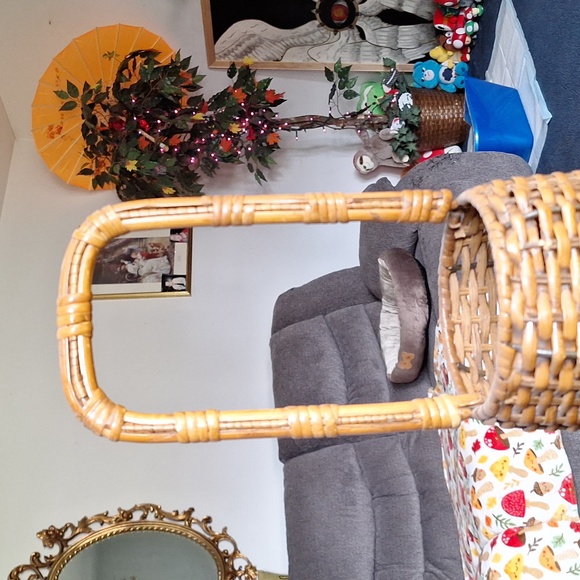 Wicker basket -long handled with 3 metal feet measures 17 inches tall - Picture 3 of 8